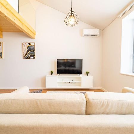 ビアナドカステロCharming Studio Alvares Fagundes By House And Peopleアパートメント エクステリア 写真